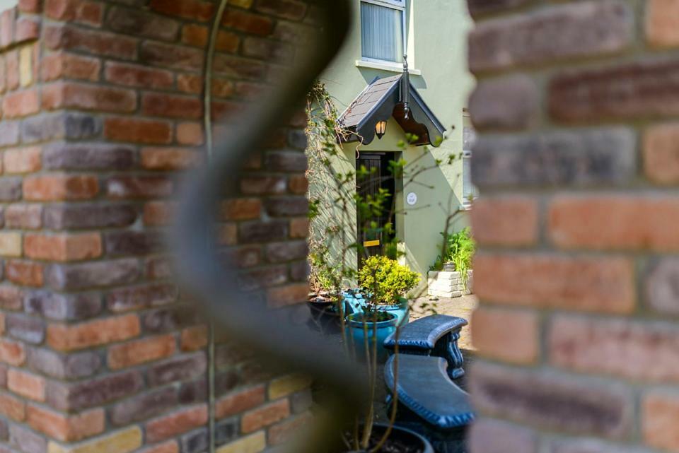 Dingle Centre Townhouse An Capall Dubh 딩글 외부 사진